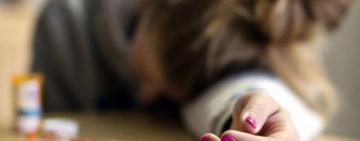 Новый случай отравления школьниц: две восьмиклассницы наглотались таблеток в Умани